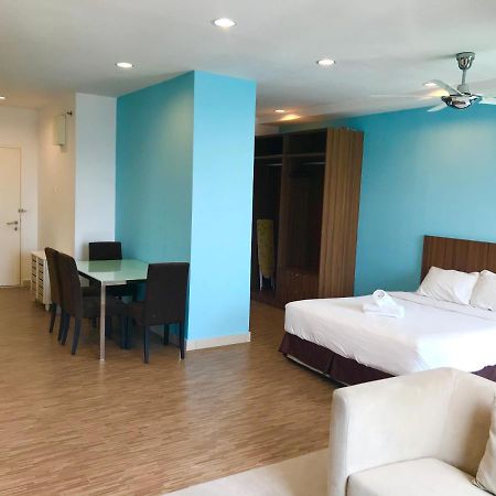 Mansion One Suites By Little Cabin George Town Zewnętrze zdjęcie